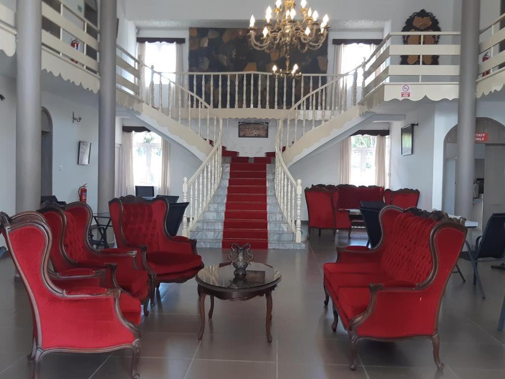 Single Room In Palais Otentik Restaurant N Hotel Pointe aux Canonniers Bagian luar foto